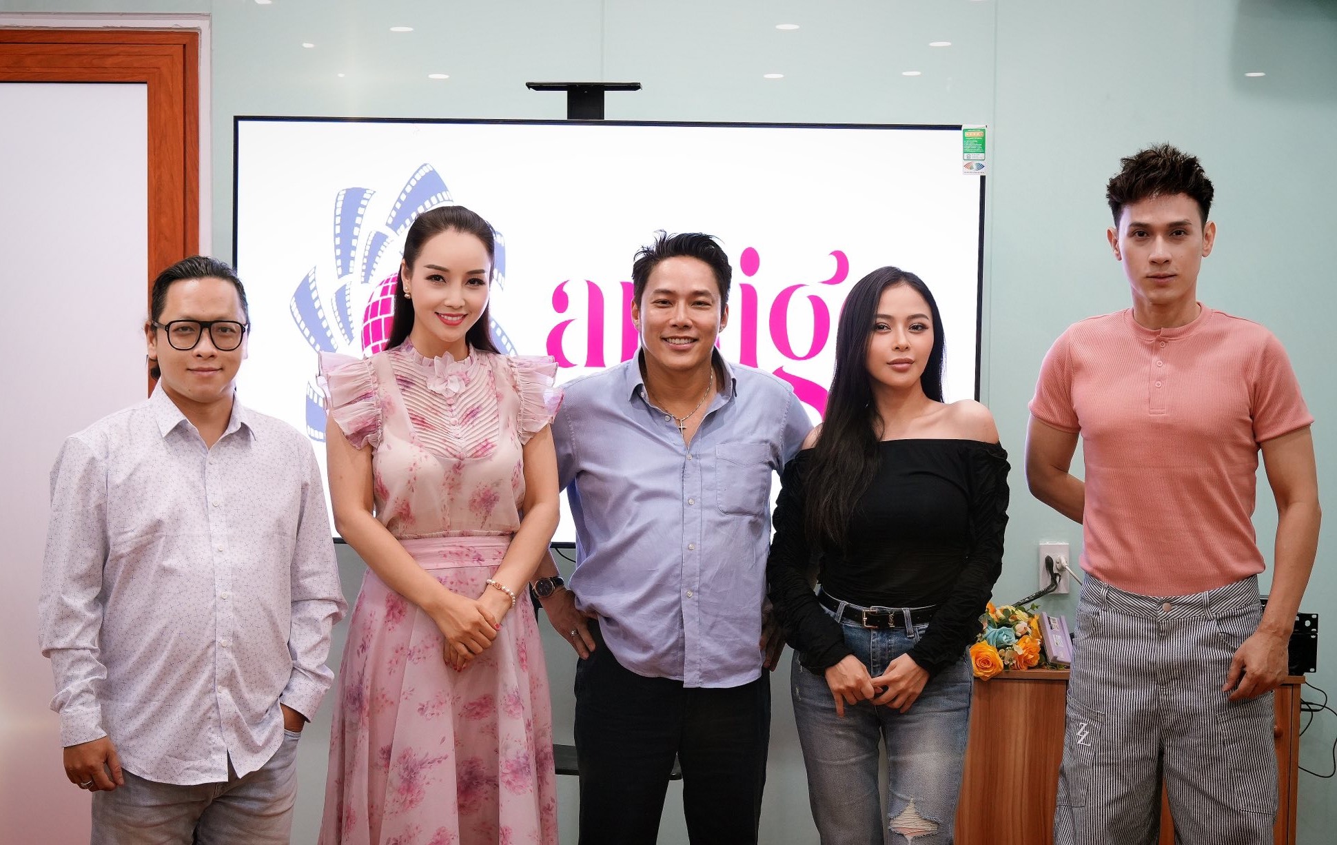 Nguyên Vũ và Mai Thu Huyền Tuyển Diễn Viên Cho Phim "Em Đẹp Em Có Quyền" Tại TP.HCM