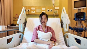 Hồng Nhung: Tỏa sáng tuổi U60 với phong cách trẻ trung, lạc quan sau ung thư