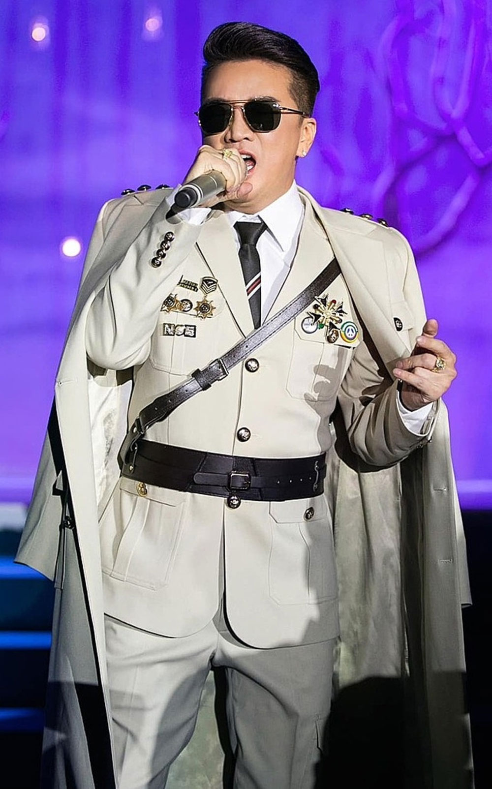 Đàm Vĩnh Hưng và nhiều nghệ sĩ hoãn hoạt động nghệ thuật để tưởng niệm nguyên Chủ tịch Trần Đức Lương